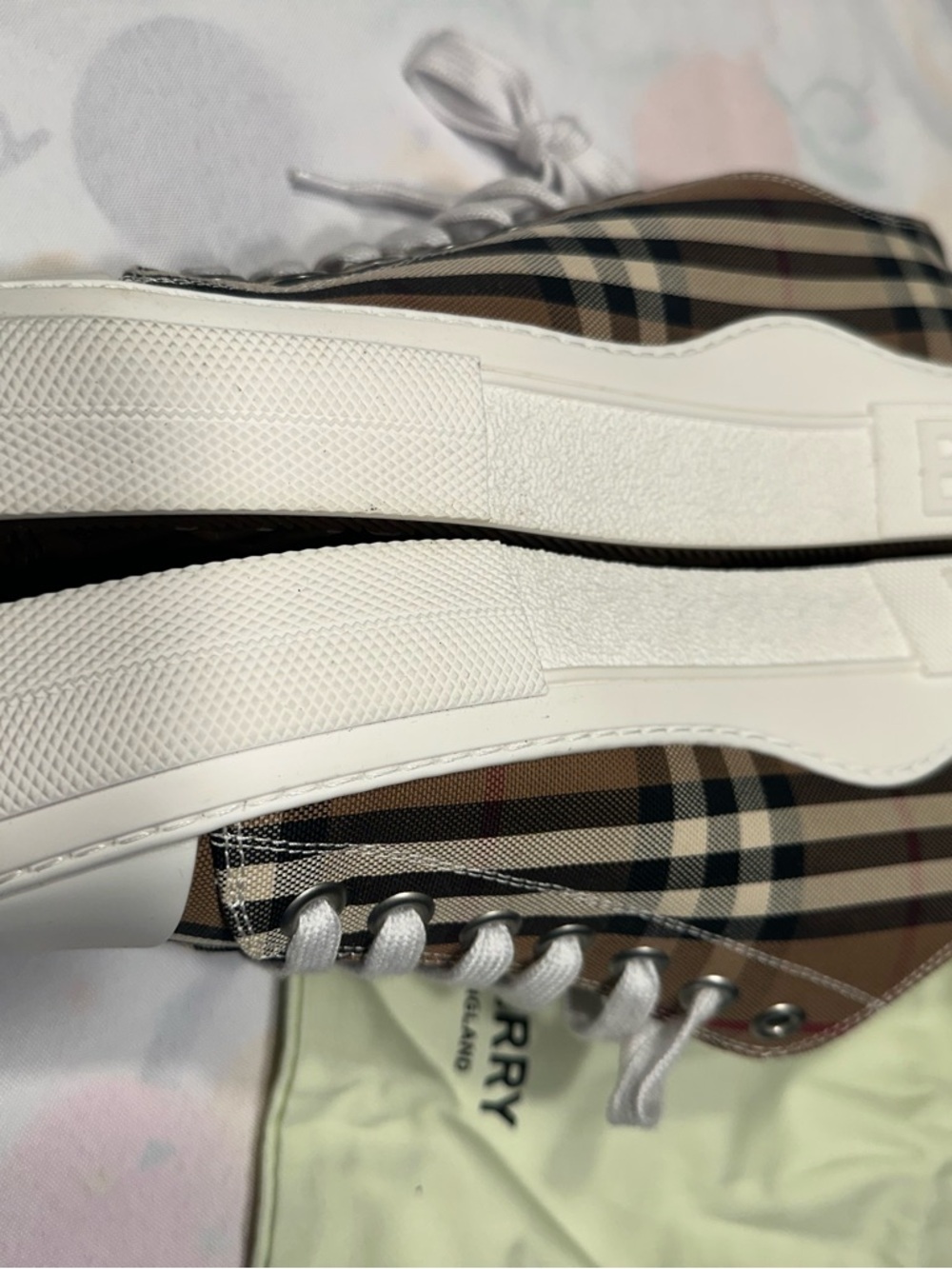 Burberry Men’s vintage low top sneaker size 43 dustbag NWOT - Picture 4 of 9